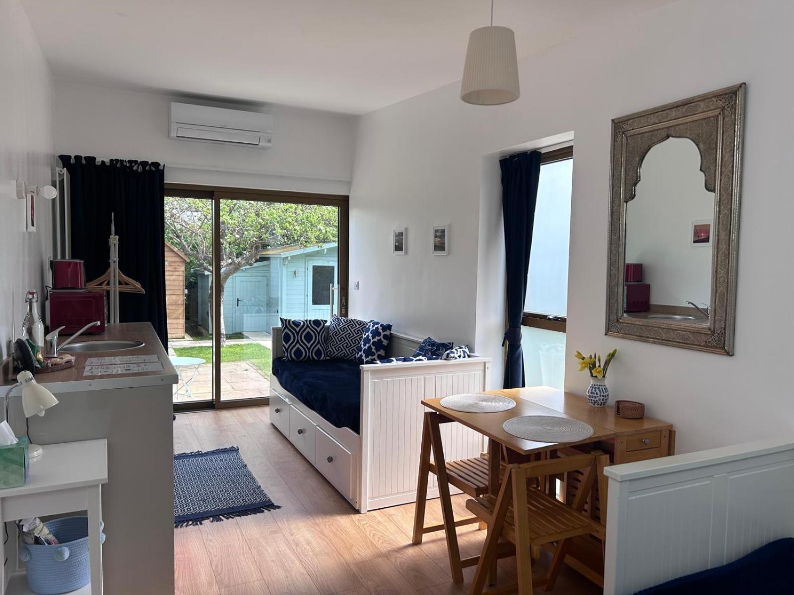 The Apple Tree Apartment Chestfield Екстериор снимка